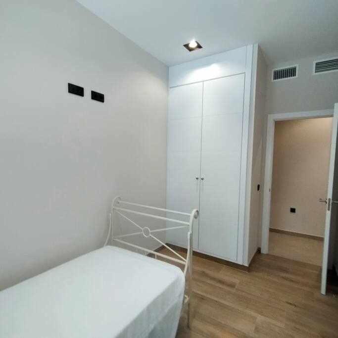 Estupendo Piso Nuevo En Playa Victoria Apartment Cadiz Ngoại thất bức ảnh