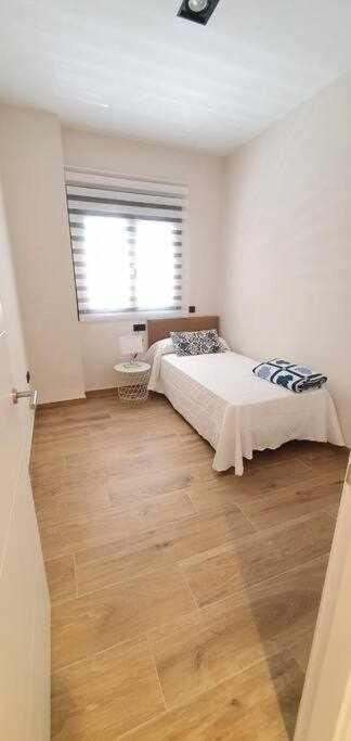 Estupendo Piso Nuevo En Playa Victoria Apartment Cadiz Ngoại thất bức ảnh